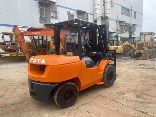 5トンの7FD50 中古トヨタフォークリフト 倉庫用の日本原装 低騒音