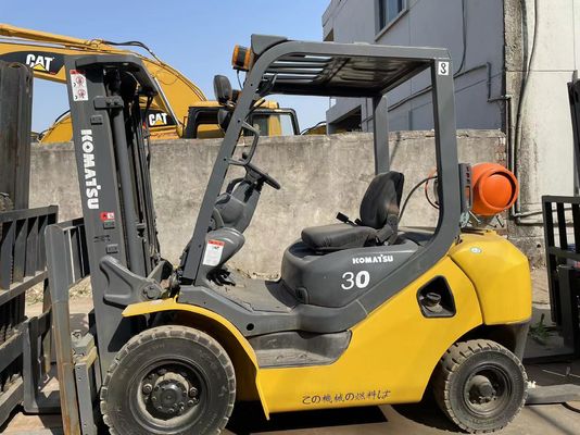 中古のコマツー3トンのガソリンフォークリフト 状態良好 中古の3トンのフォークリフト