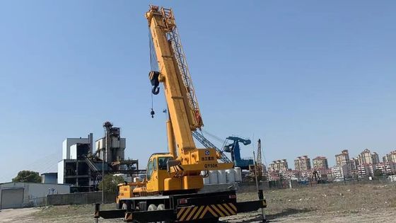 XCMG QY50K-II 50トンの古車 クレーン 高容量古車ブームトラック